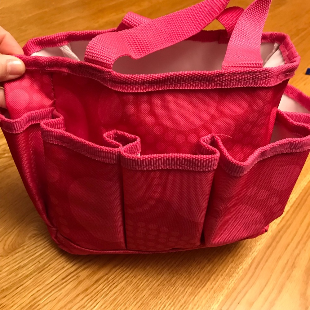 Thirty-one small caddy